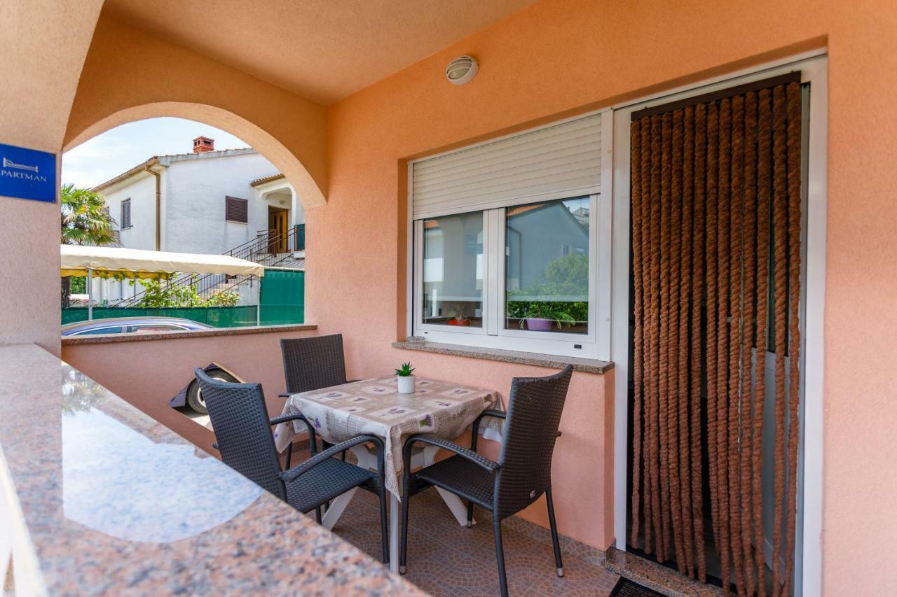 Holiday House Snjezana Veglia Exterior foto