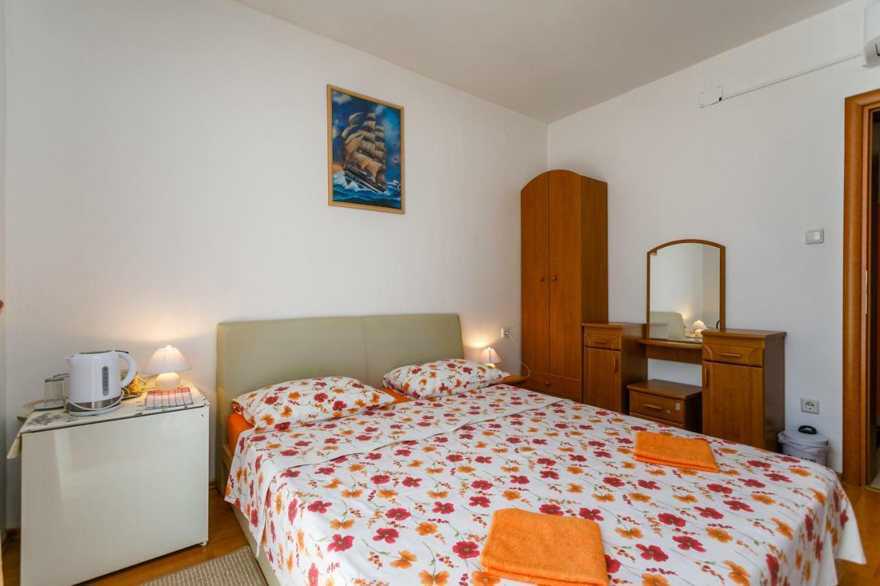 Holiday House Snjezana Veglia Exterior foto